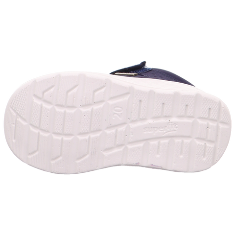  Detailed shot of the sturdy rubber outsole and traction on SUPERFIT GORE-TEX Halbschuh BREEZE 364-801