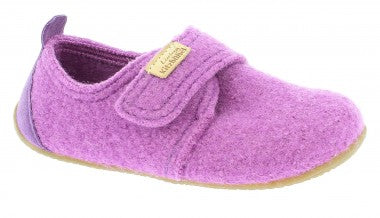 Cozy and stylish LIVING KITZBÜHEL Hausschuh 3821-373 in vibrant violet color