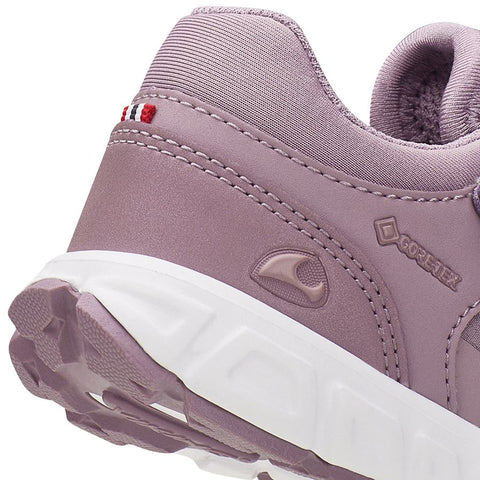 Person wearing VIKING SPECTRUM LOW REFLECTIV GTX while hiking in a forest