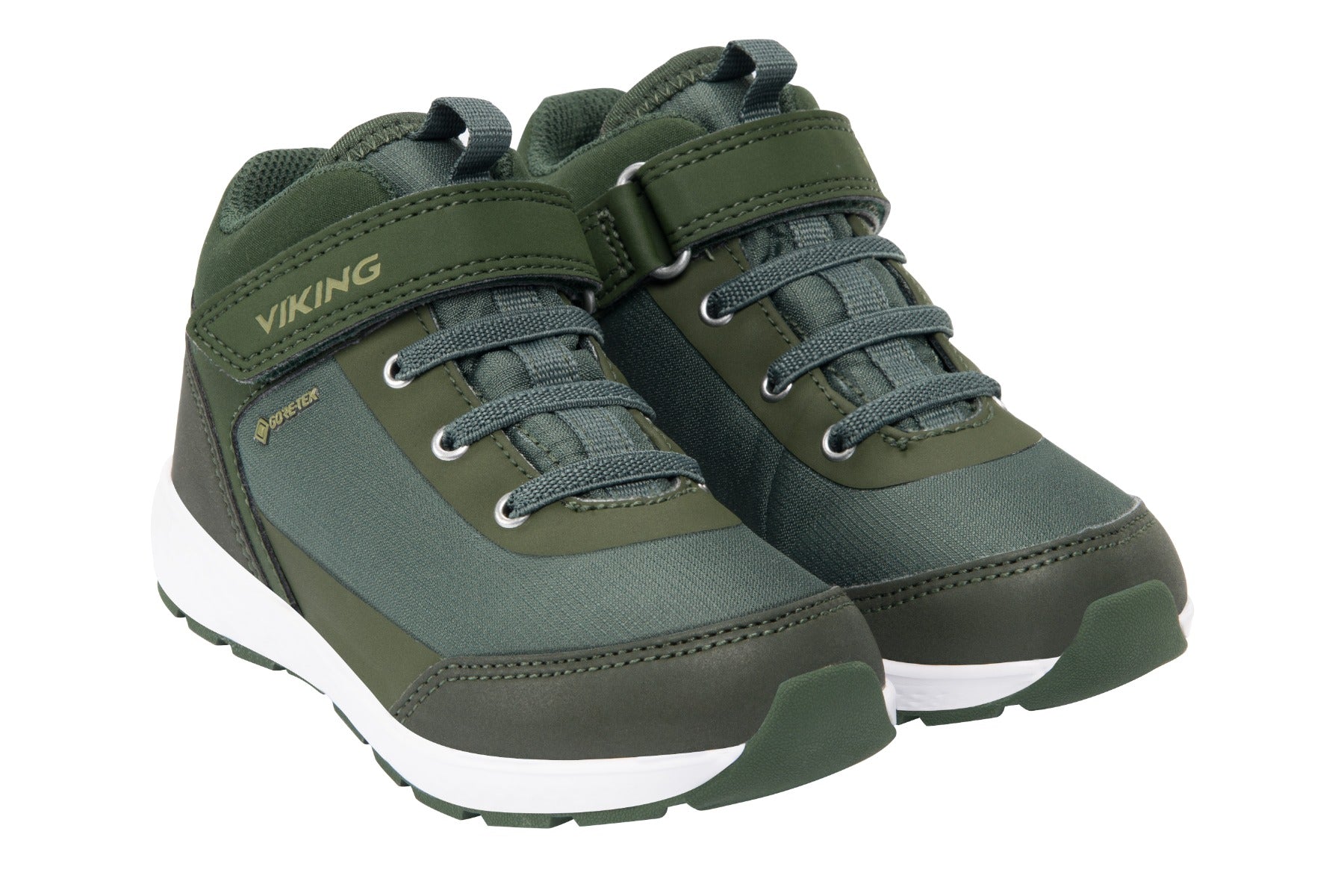 Waterproof and reflective outdoor shoe for all-weather activities