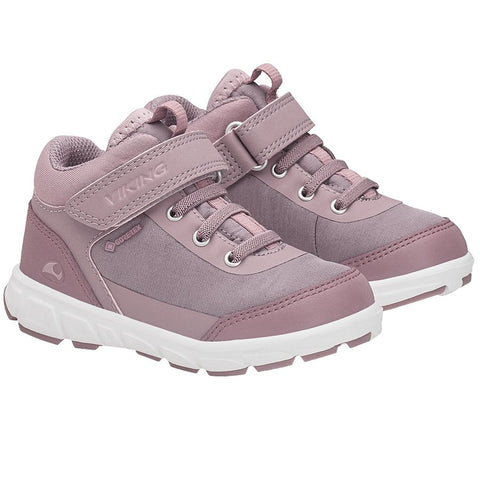 Viking Gore-Tex Knöchelschuh Spectrum Mid Reflectiv GTX in flieder, a high-performance and reflective ankle shoe for outdoor activities