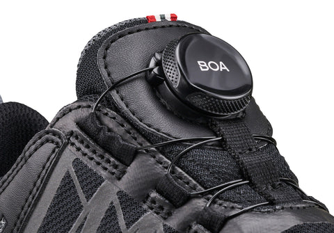Black VIKING GORE-TEX Halbschuh OPPSAL LOW GTX BOA R, featuring innovative BOA closure system for a secure and comfortable fit