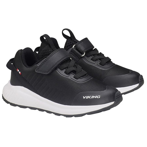 Black VIKING GORE-TEX Halbschuh AERY TAU LOW GTX with waterproof and breathable technology