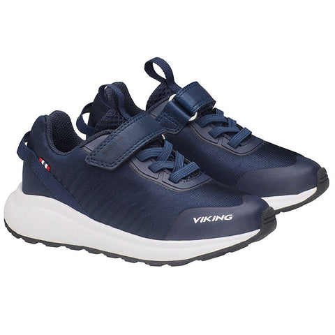 Side view of the VIKING GORE-TEX Halbschuh AERY TAU LOW GTX - navy shoe showing the sturdy construction and supportive ankle collar