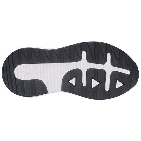 Woman wearing VIKING GORE-TEX Halbschuh AERY TAU LOW GTX - flieder