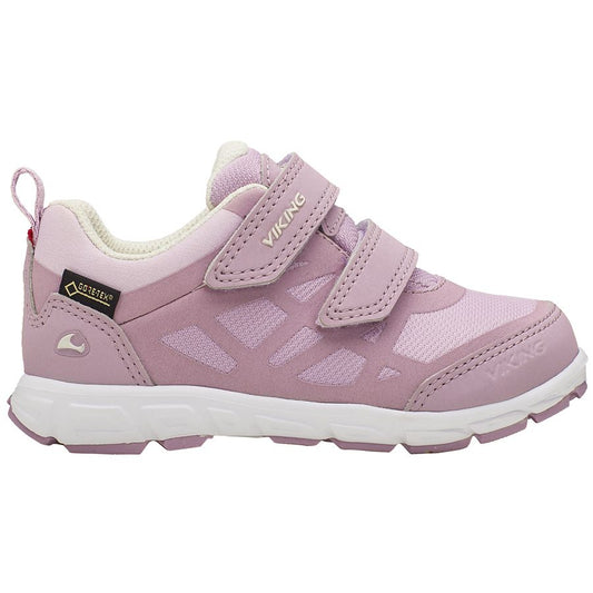 VIKING GORE-TEX Halbschuh VEME GTX - flieder waterproof hiking shoe in purple on rocky terrain