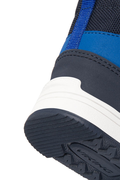 Stylish and durable men's ankle shoe with waterproof and insulated features