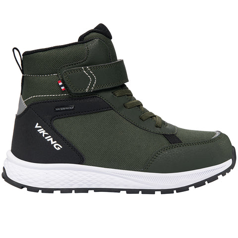 VIKING TEX Stiefel EQUIP WARM WP 1V - tanne waterproof winter boots in tan color on snowy ground with trees in the background