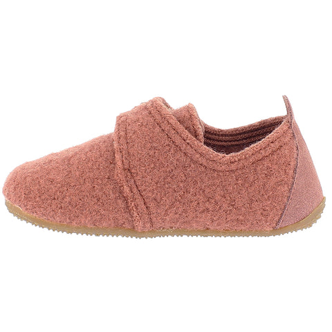  Cozy and warm women's house shoe in rosenholz color 