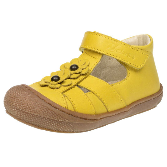 Alt text: Bright yellow NATURINO Halbsandale MAGGY with comfortable strap, perfect for summer fun