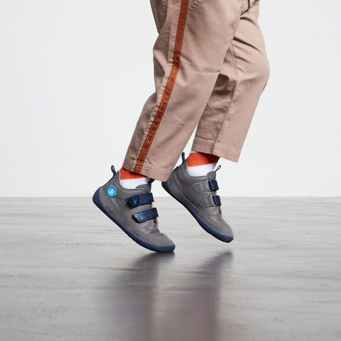 AFFENZAHN Barfuß Halbschuh BUDDY BÄR in dark grey and dark blue, perfect for little explorers