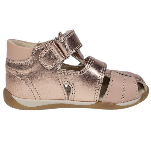  Close-up of PRIMIGI Halbsandale 19107-22 in roségold color 