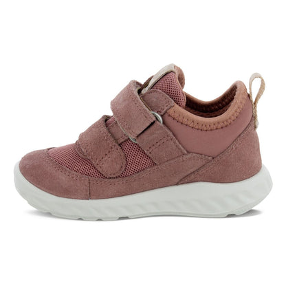 Infant wearing ECCO Halbschuh SP1 LITE INFANT 724141-52123 - altrosa shoe