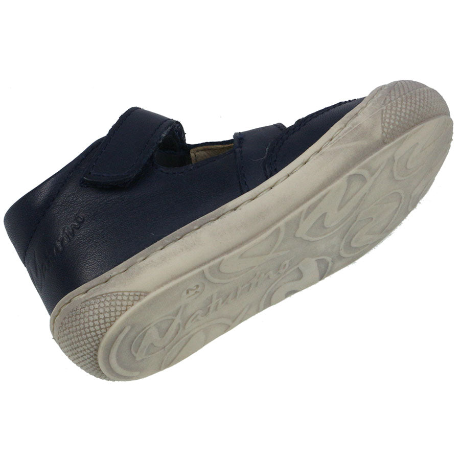 Close-up of NATURINO Halbsandale WAD navy sandal, showing cushioned insole and sturdy construction for active children