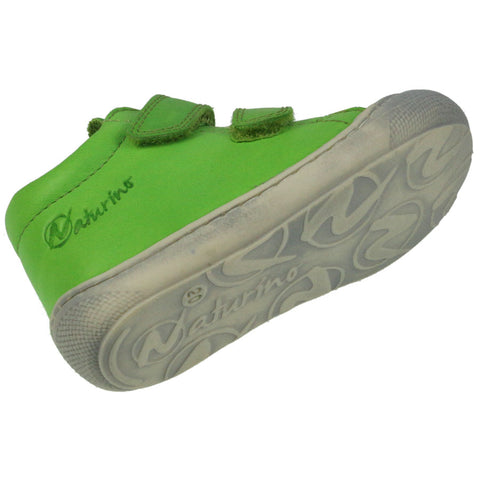  Children's casual shoe in vibrant apfelgrün color by NATURINO