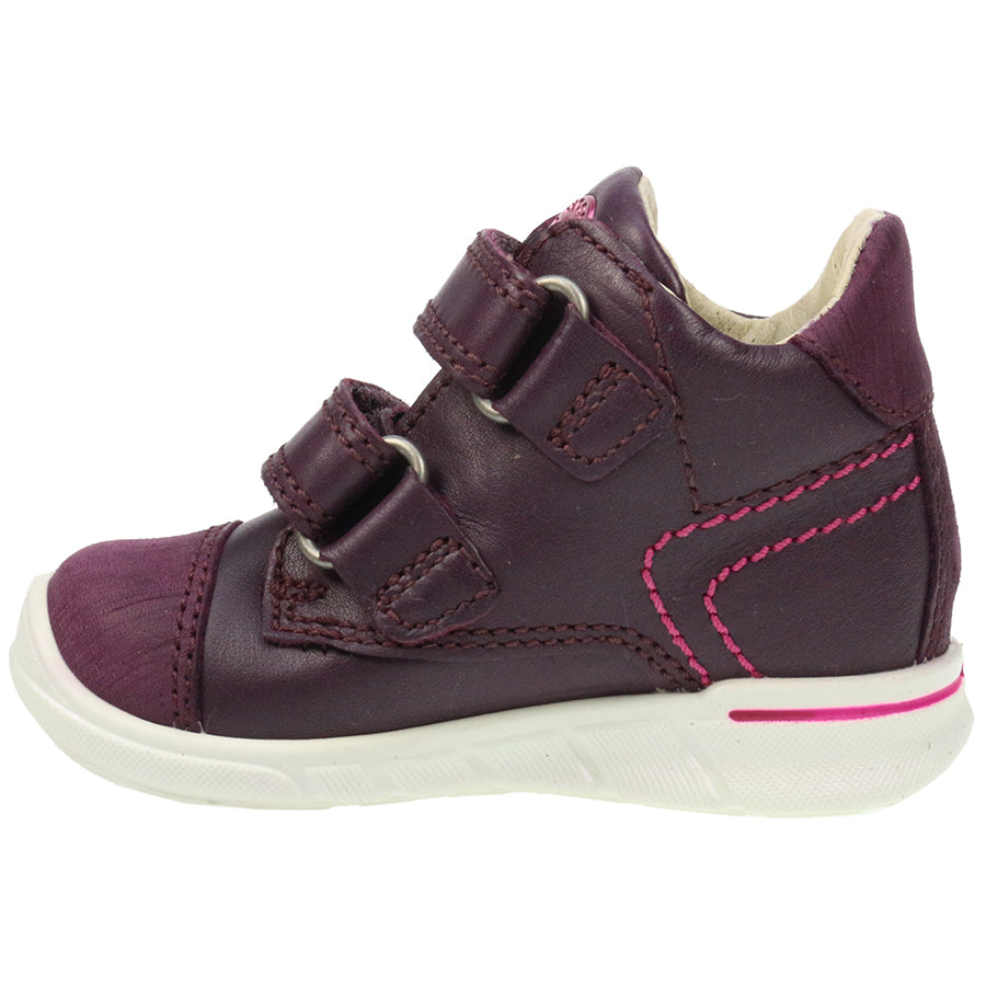 Stylish and durable ECCO GORE-TEX ankle shoe in dark purple