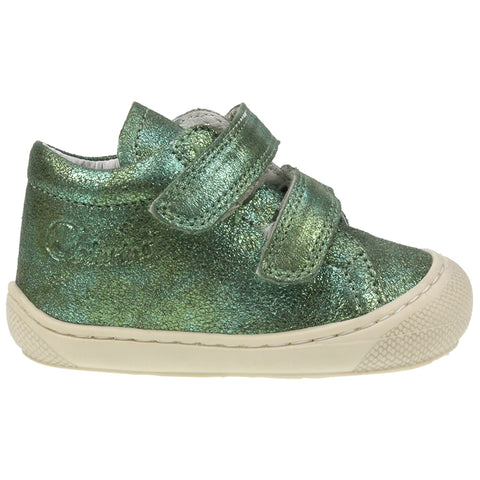 Alt text: NATURINO Halbschuh 3972 - 9193 - jadegrün - metallic, a stylish and durable children's shoe in metallic jade green color