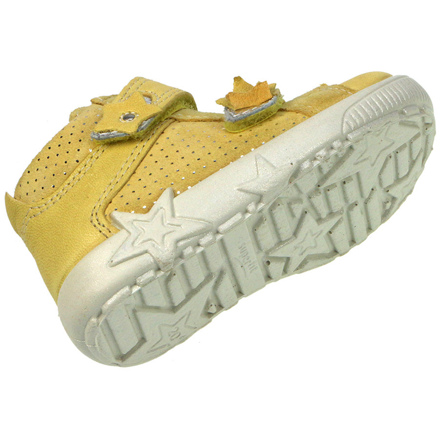 Superfit Knöchelschuh Starlight 437-97 pastelgelb, a comfortable and stylish ankle shoe in soft pastel yellow color, perfect for active kids