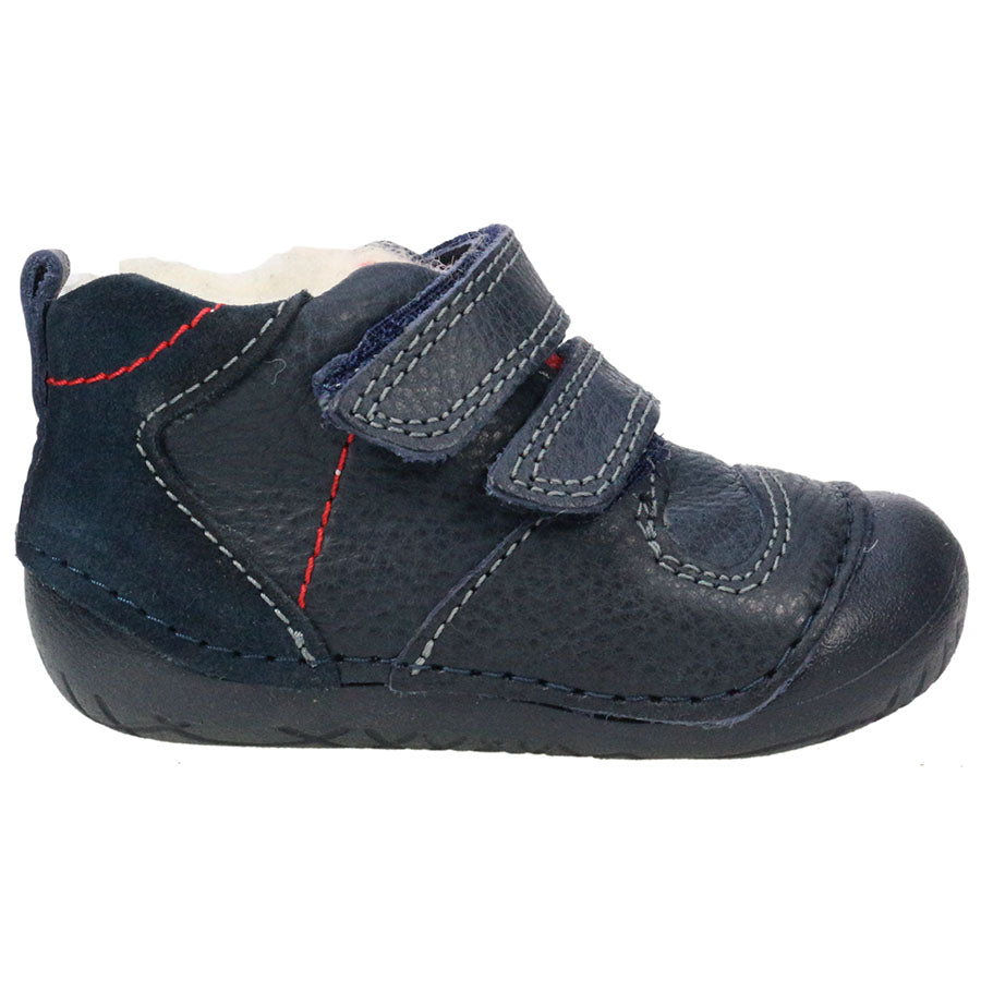 PRIMIGI PreWalker 24005 - navy: Baby's first shoes with soft, flexible soles and secure velcro straps in a stylish navy color