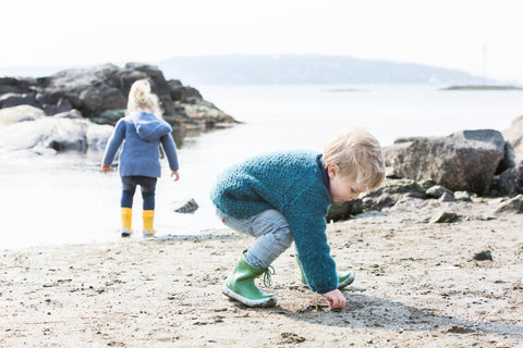 Pair of VIKING Gummistiefel ALV - gelb yellow rubber boots with adjustable buckle straps
