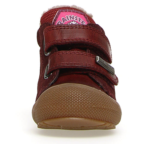 Close-up of the NATURINO RAINSTEP Knöchelschuh BRANT in berry color, featuring warm lining and ankle support