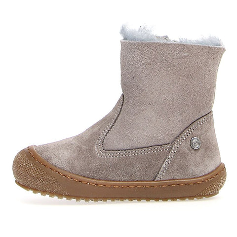 Close-up of the front of NATURINO Stiefel COZY - hellgrau