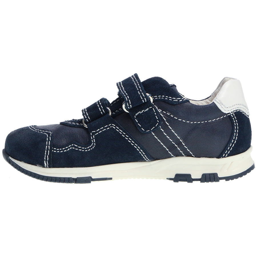 PRIMIGI Halbschuh JAYDEN in navy color, a stylish and comfortable shoe for boys with durable rubber sole and easy velcro closure