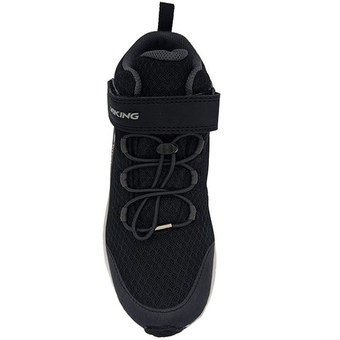 Close-up of the waterproof and breathable GORE-TEX material used in VIKING ELEVATE MID GTX