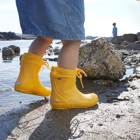The VIKING Gummistiefel ALV INDIE - gelb displayed in a variety of sizes, suitable for both kids and adults